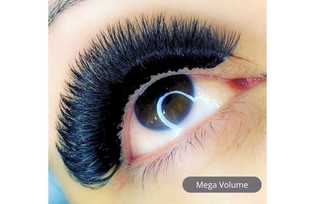 Mega volume lashes