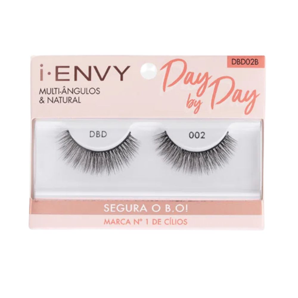 Cílios Postiços de Tira Inteira ou Tufos: Qual Garante Mais Naturalidade?