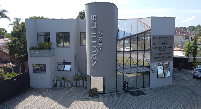 Diferenças entre Terapia Capilar e Transplante Capilar: Qual Escolher em Curitiba?