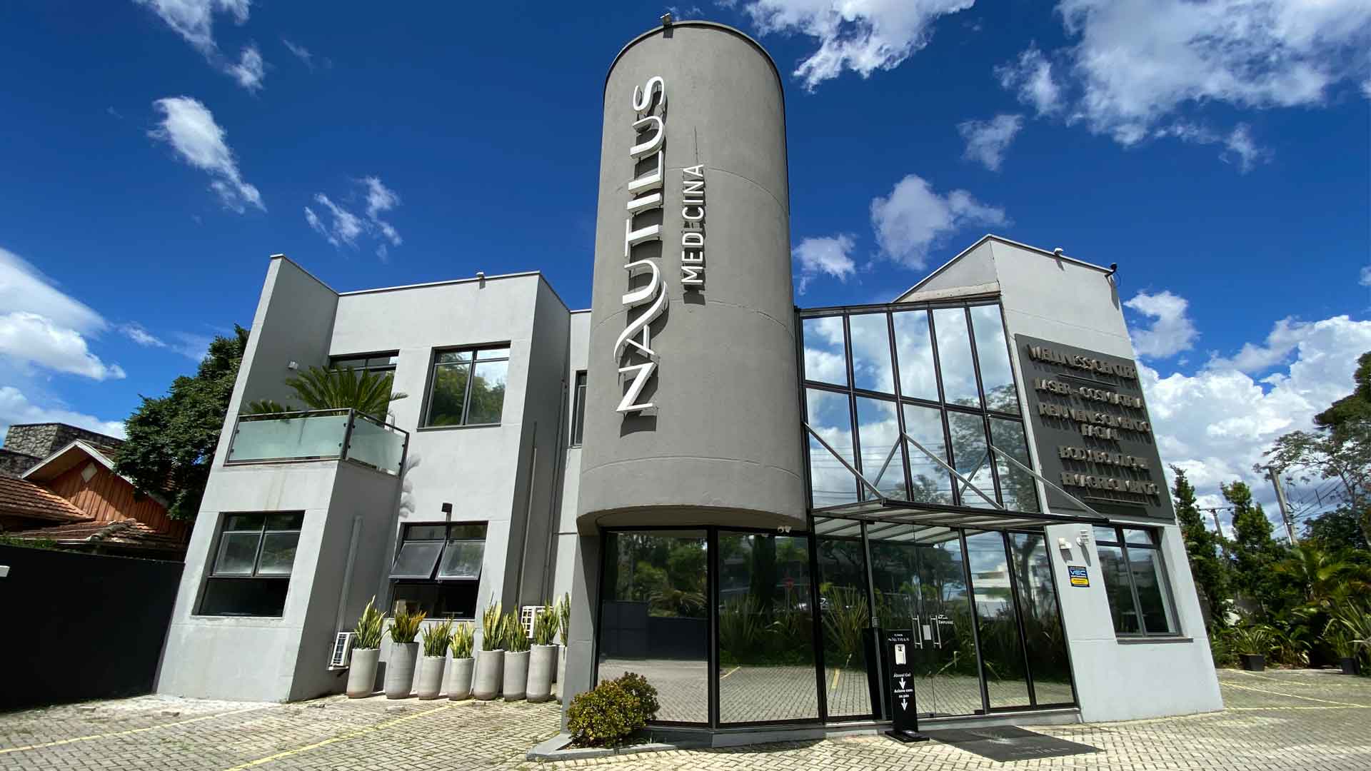 Guia Completo de Transplante Capilar em Curitiba: O Que Você Precisa Saber