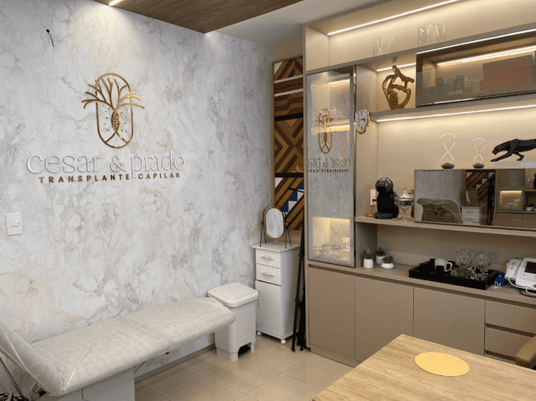 FUE vs FUT: Qual a Melhor Técnica de Transplante Capilar para Você?