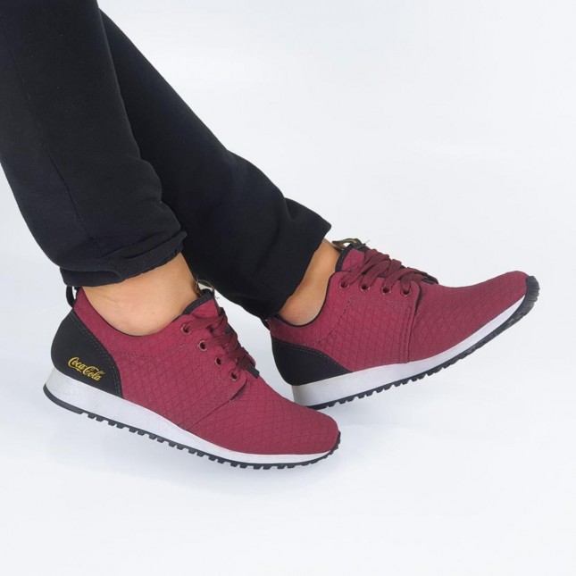 5 Tendências de Tênis Licenciados para Mulheres em 2024; Como Combinar Tênis Coca-Cola com Looks Casuais; Guia de Tamanhos: Tênis Femininos Coca-Cola; História da Colaboração Coca-Cola x Moda; Cuidados e Manutenção de Tênis de Couro Coca-Cola
