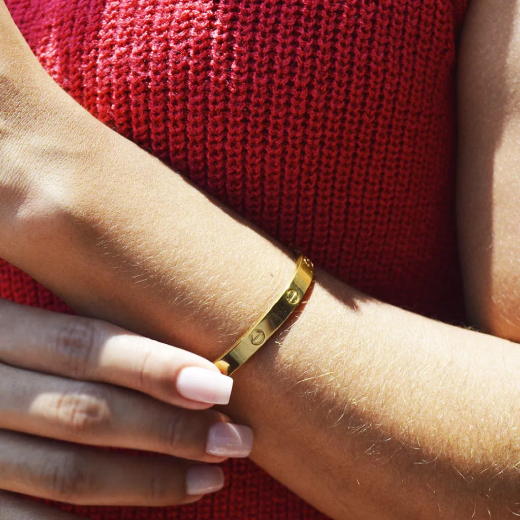 bracelete dourado grosso