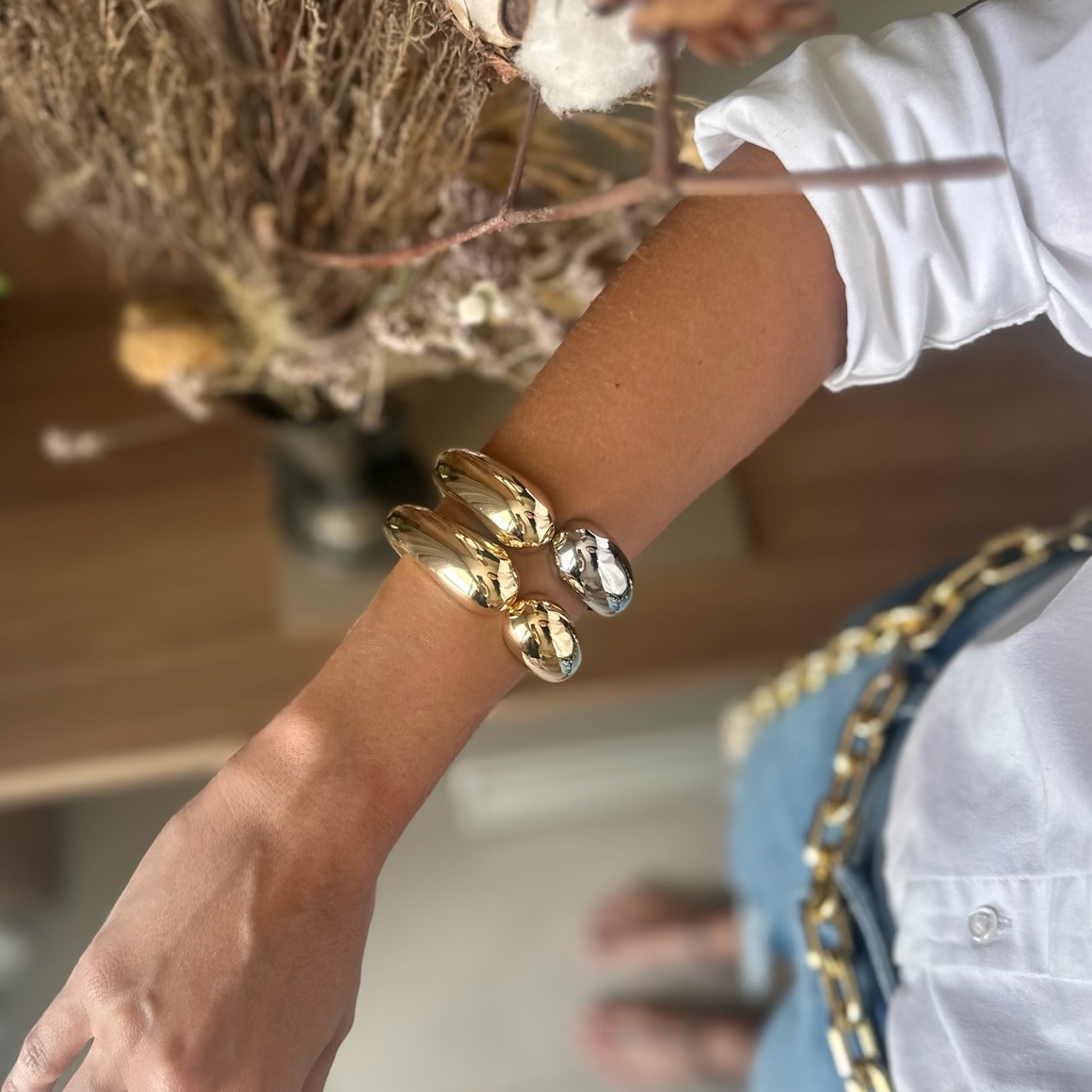 bracelete dourado para o dia a dia