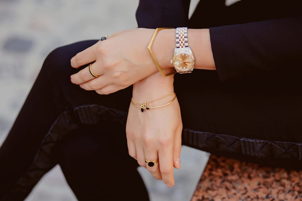 bracelete dourado para o dia a dia