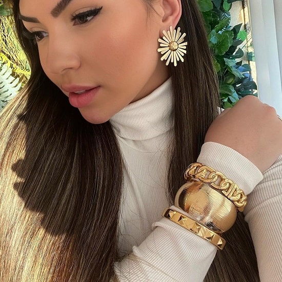 bracelete dourado minimalista