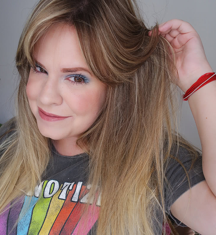 1. Acidificante Capilar: O Que É e Como Escolher o Melhor para Seu Cabelo
2. Vinagre de Maçã no Cabelo: Benefícios e Receitas Caseiras de Acidificação
3. Como Identificar se Seu Cabelo Está Poroso e Precisa de Acidificação
4. Acidificação vs. Hidratação: Qual a Diferença e Como Combinar os Tratamentos
5. 5 Marcas de Acidificante Capilar Recomendadas por Profissionais