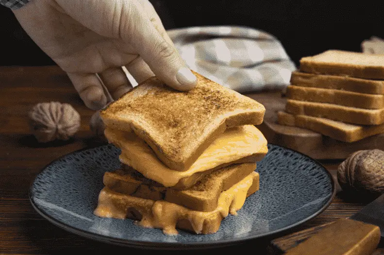 5 truques geniais para limpar sanduicheira