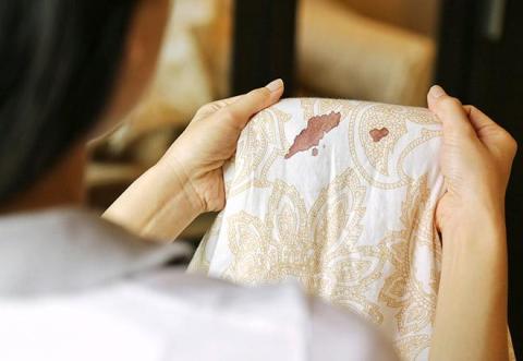 melhores metodos para tirar mancha de sangue