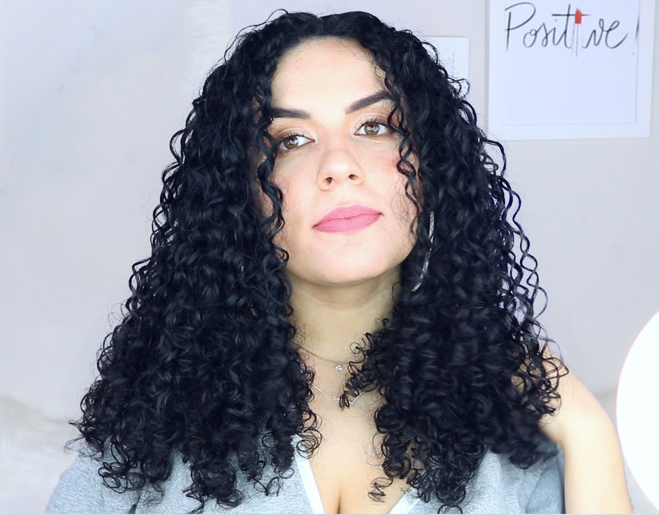 como tirar o volume do cabelo cacheado