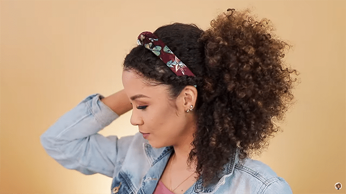 5 maneiras criativas de usar tiara com franja
Como a tiara pode transformar seu look com franja
Franja falsa: o truque da tiara para um visual novo
Guia definitivo: tiaras para cada tipo de franja
Estilos de tiara que combinam com franja: do romântico ao moderno