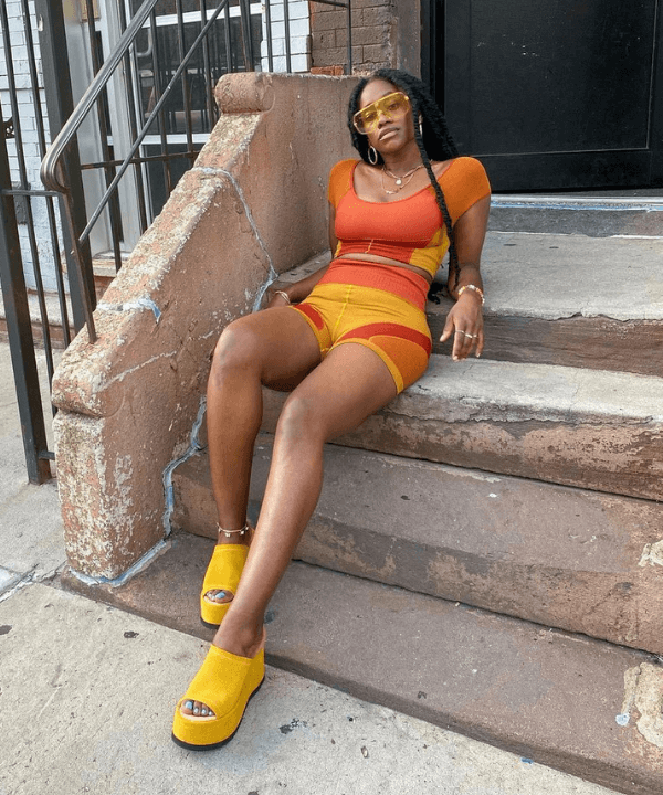 Cuidados e Lavagem de Roupas de Malha: Dicas para Conservar Seus Conjuntos