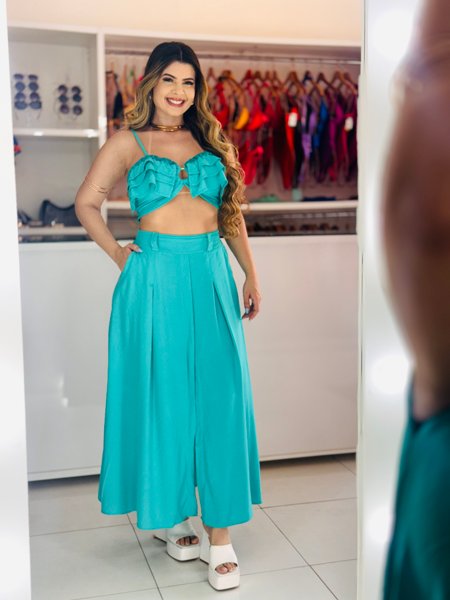 Conjunto saia midi e cropped