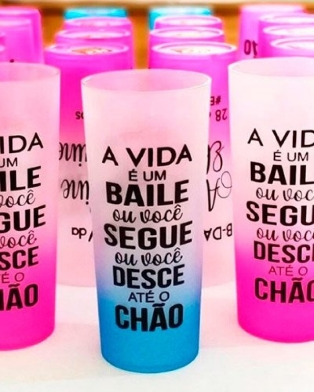 Copo eco personalizado para aniversário sustentável