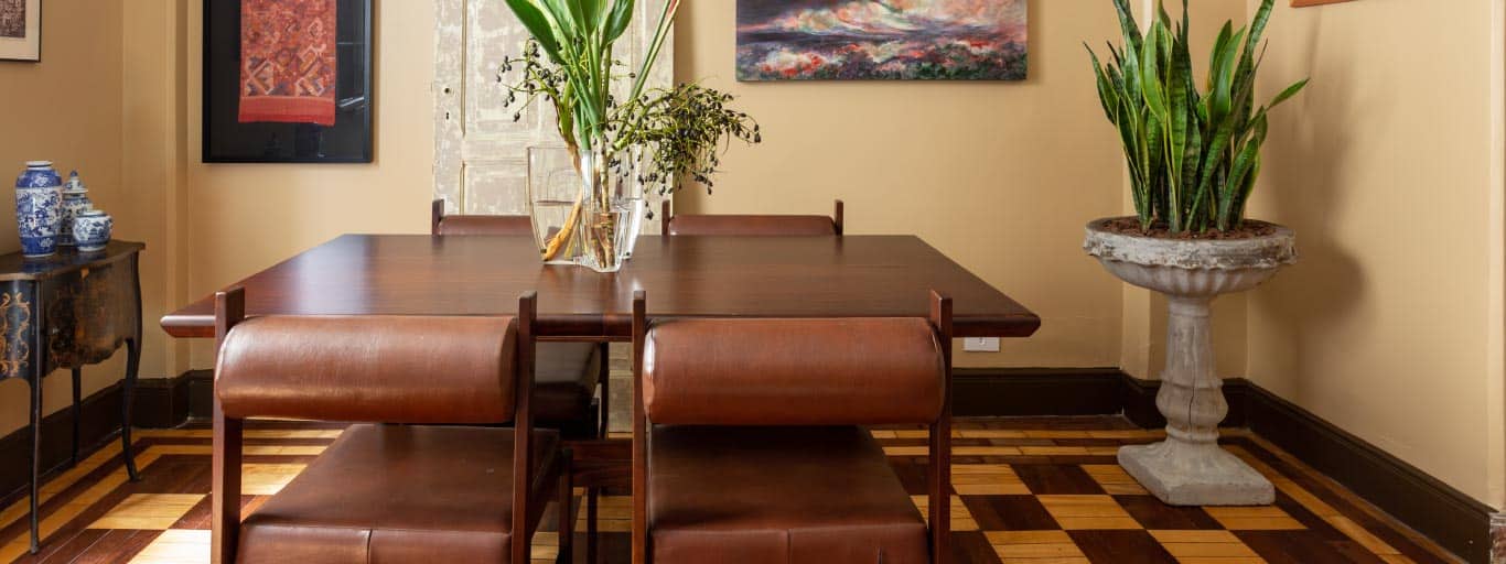 O Poder do Greige: A Fusão Perfeita entre Cinza e Bege; Decoração Monocromática em Bege: Elegância e Minimalismo; Psicologia das Cores: Como o Bege Afeta Seu Humor e Bem-Estar; Guia Completo de Combinações: Cores que Harmonizam com Bege; Tendências de Moda 2025: O Retorno Triunfal do Bege; Como Criar a Cor Bege Perfeita para Sua Pintura: Dicas de Especialistas