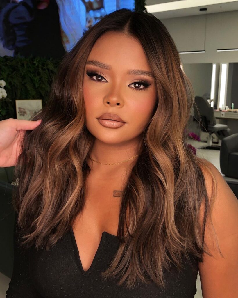 5 ideias de títulos:
1. Cabelo Chocolate: O Guia Completo para Morenas em 2026
2. Descubra o Tom de Chocolate Perfeito para o Seu Subtom de Pele
3. Tendências de Cabelo Chocolate: Glossy e Nuances Gourmand para 2026
4. Como Conseguir o Cabelo Chocolate dos Sonhos em Casa
5. Manutenção do Cabelo Chocolate: Dicas para Cor Duradoura e Brilhante