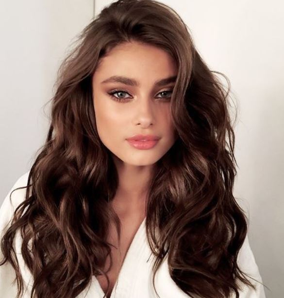 Mocha Mousse e Brownie Hair: As Cores de Cabelo Castanho que Você Precisa Conhecer