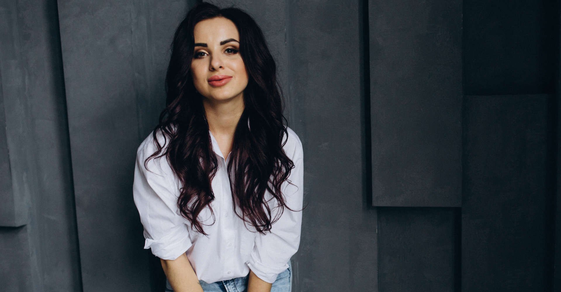 A Importância de Aparar as Pontas: Como o Corte Contribui para Cabelos Longos e Saudáveis