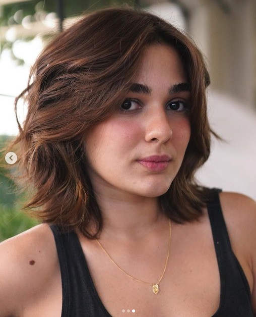 Franjas que transformam: Opções para rosto quadrado