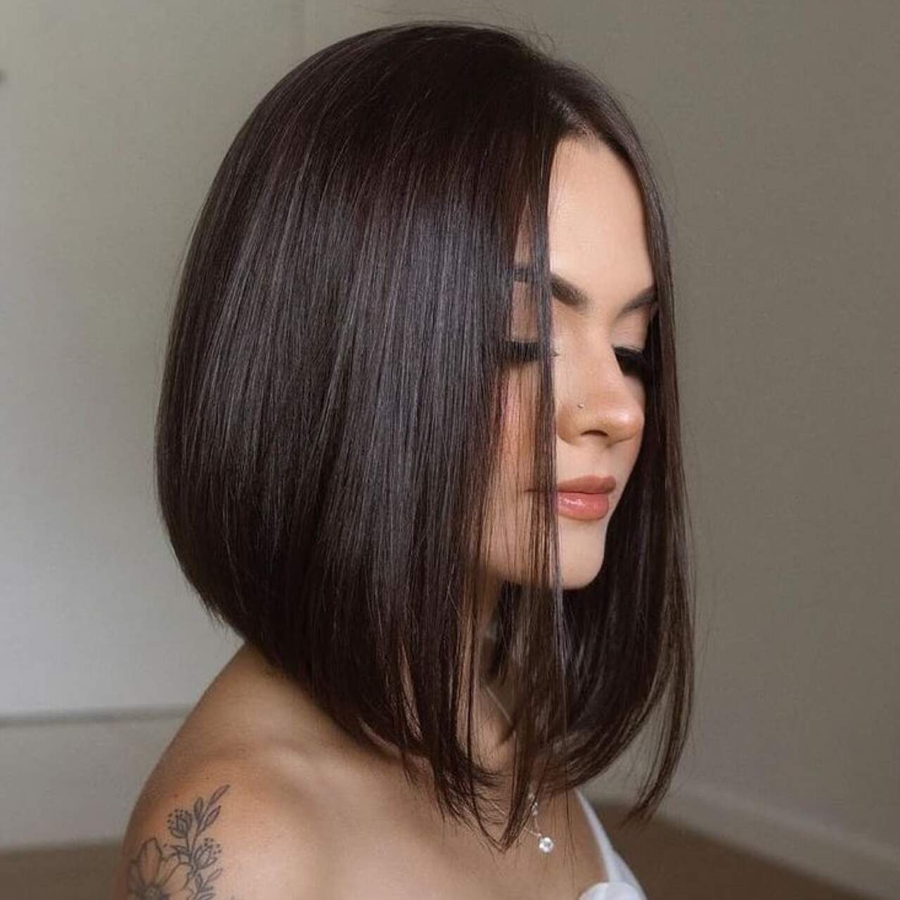 Chanel com Nuca Alta