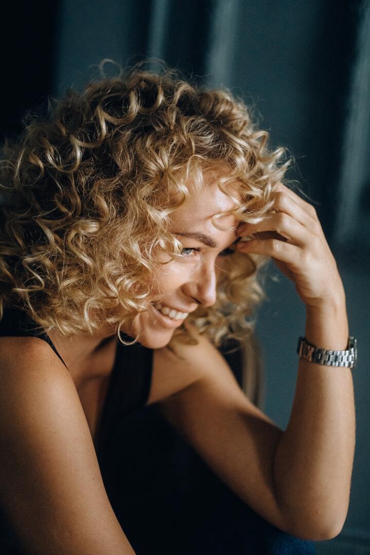 corte em camadas para cabelo ondulado curto