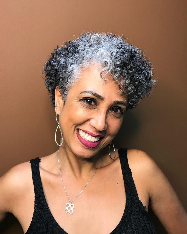 Transição Capilar: Cortes e Dicas Essenciais para Cabelos Crespos