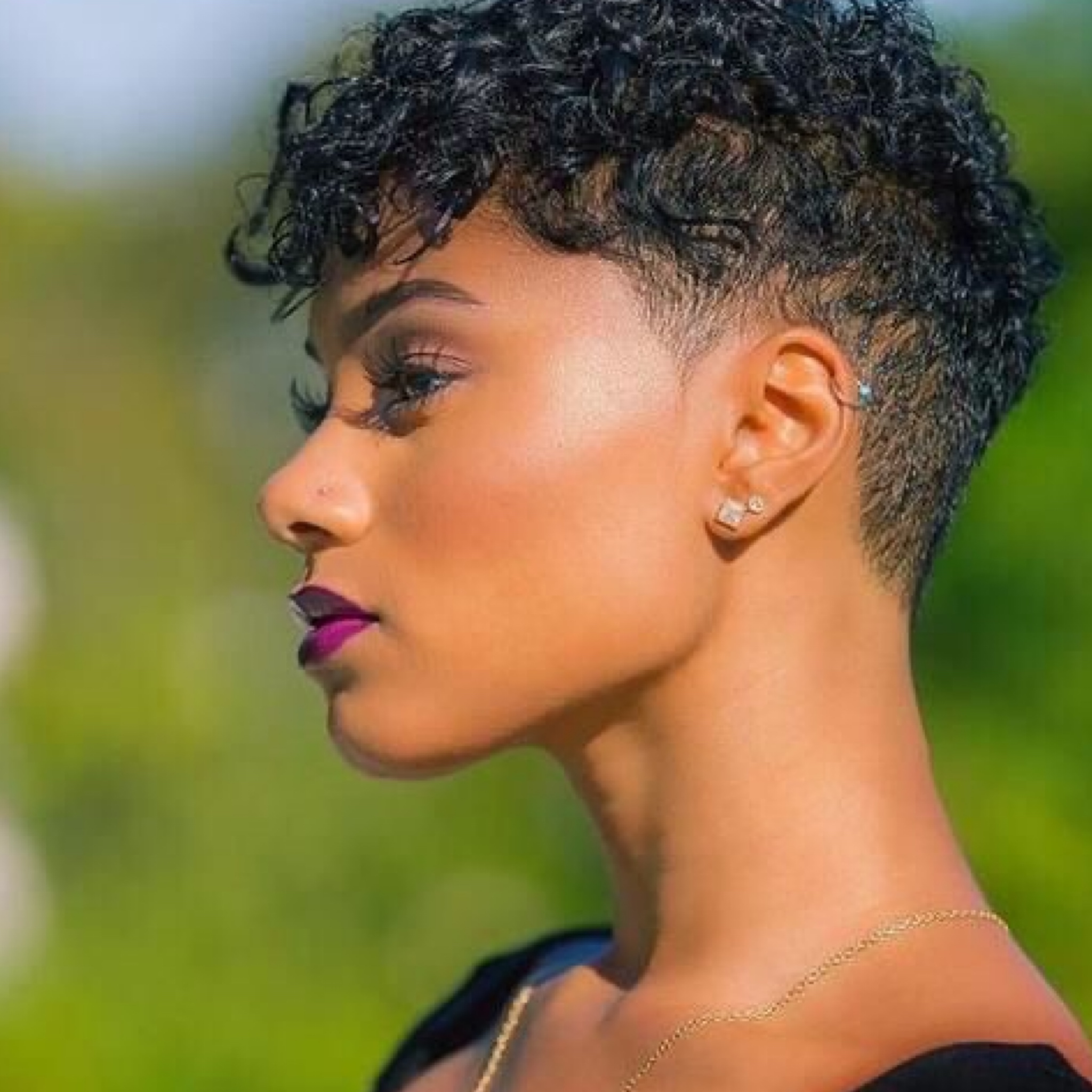 Transição Capilar: Cortes e Dicas Essenciais para Cabelos Crespos