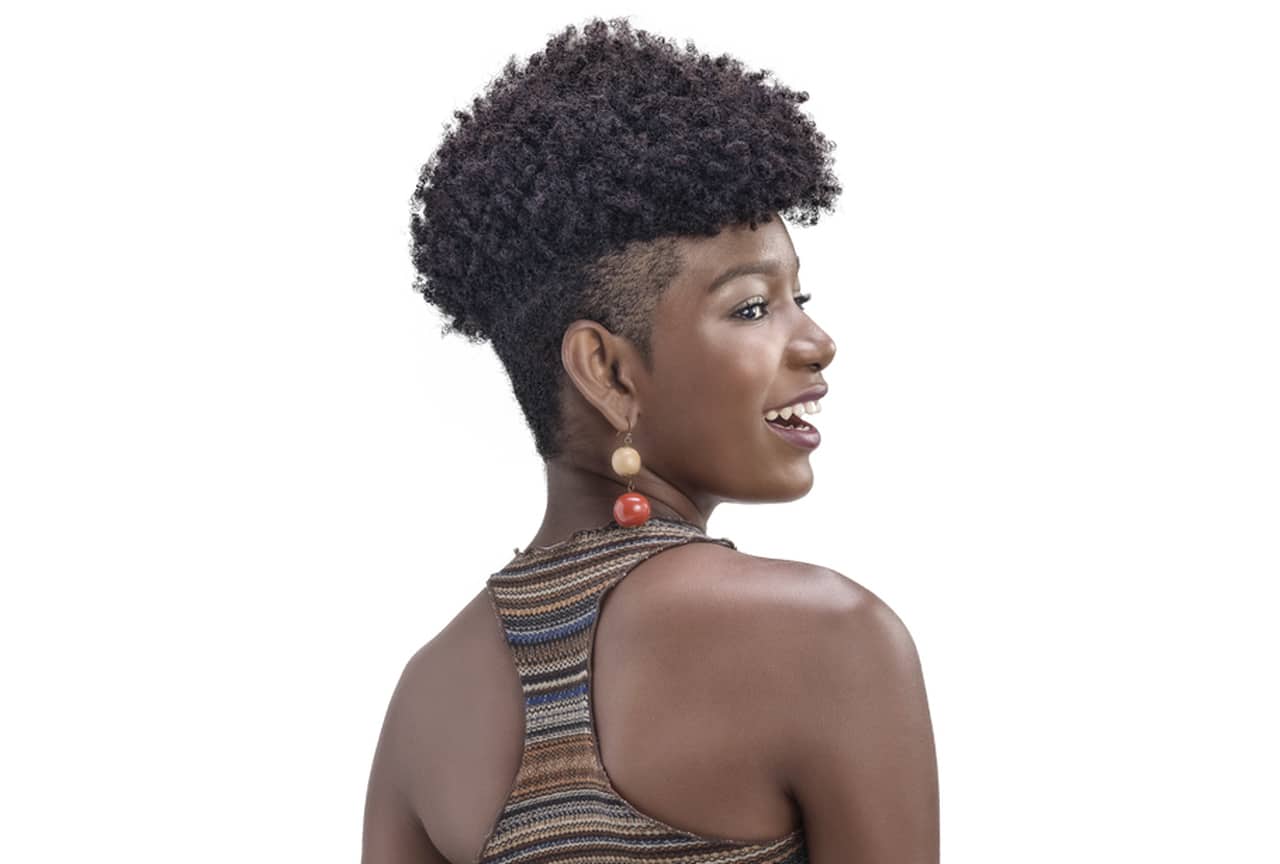 corte de cabelo afro feminino curto