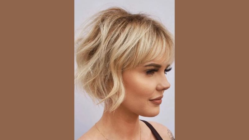 5 ideias de títulos:
1. Short Bob: O Guia Completo para o Corte Perfeito
2. Descubra os Diferentes Estilos de Bob Curto e Encontre o Seu
3. Como Cuidar do Seu Short Bob: Dicas Essenciais
4. Short Bob para Cada Formato de Rosto: Qual o Ideal para Você?
5. A História e a Evolução do Corte Bob Curto