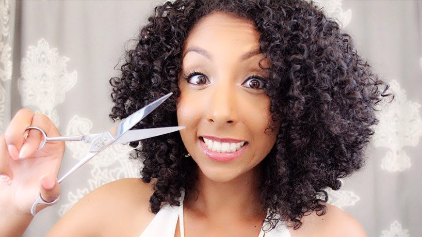 erros comuns ao cortar cabelo crespo em casa