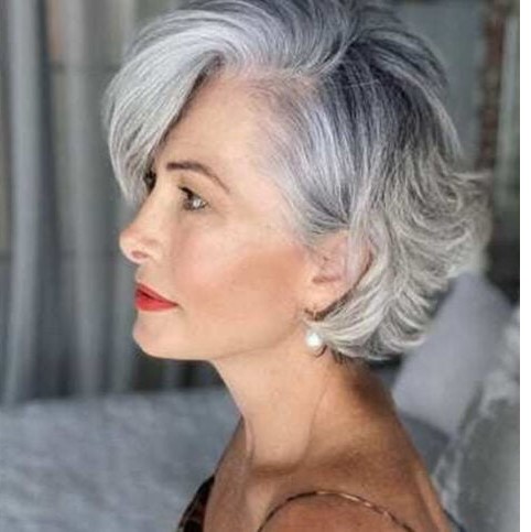 Franjas para Mulheres 60+: O Segredo para um Visual Dinâmico e Suave