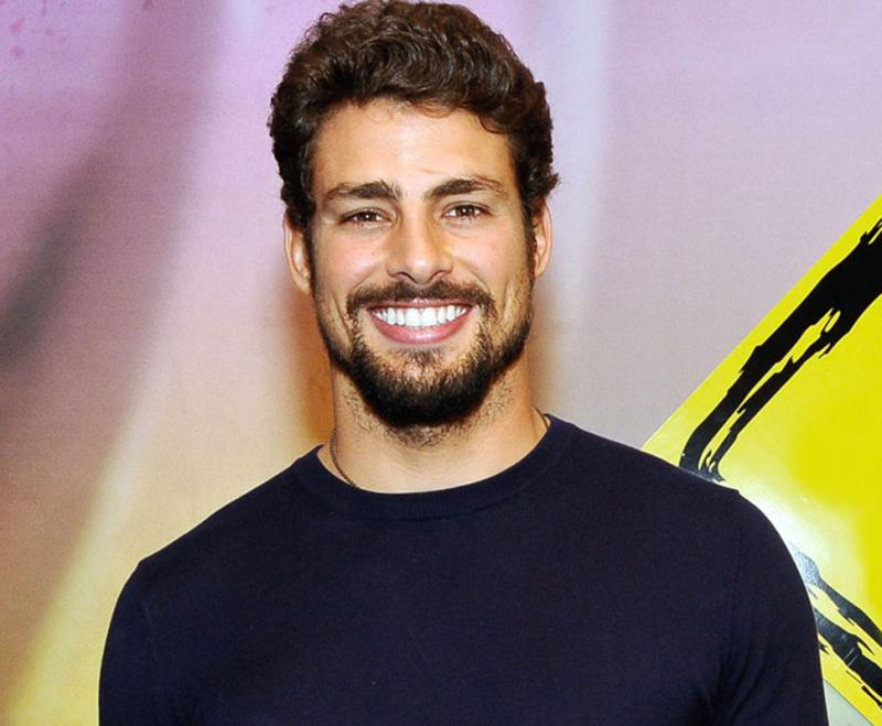 Linha Reyou: Os Segredos dos Cuidados de Cauã Reymond para Cabelo e Barba