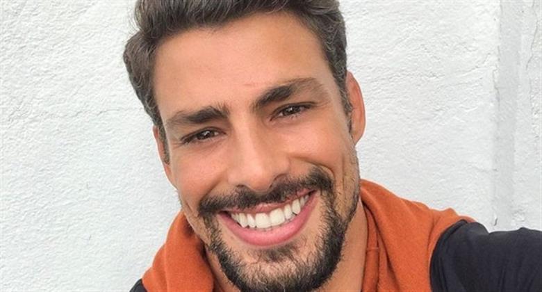 Linha Reyou: Os Segredos dos Cuidados de Cauã Reymond para Cabelo e Barba