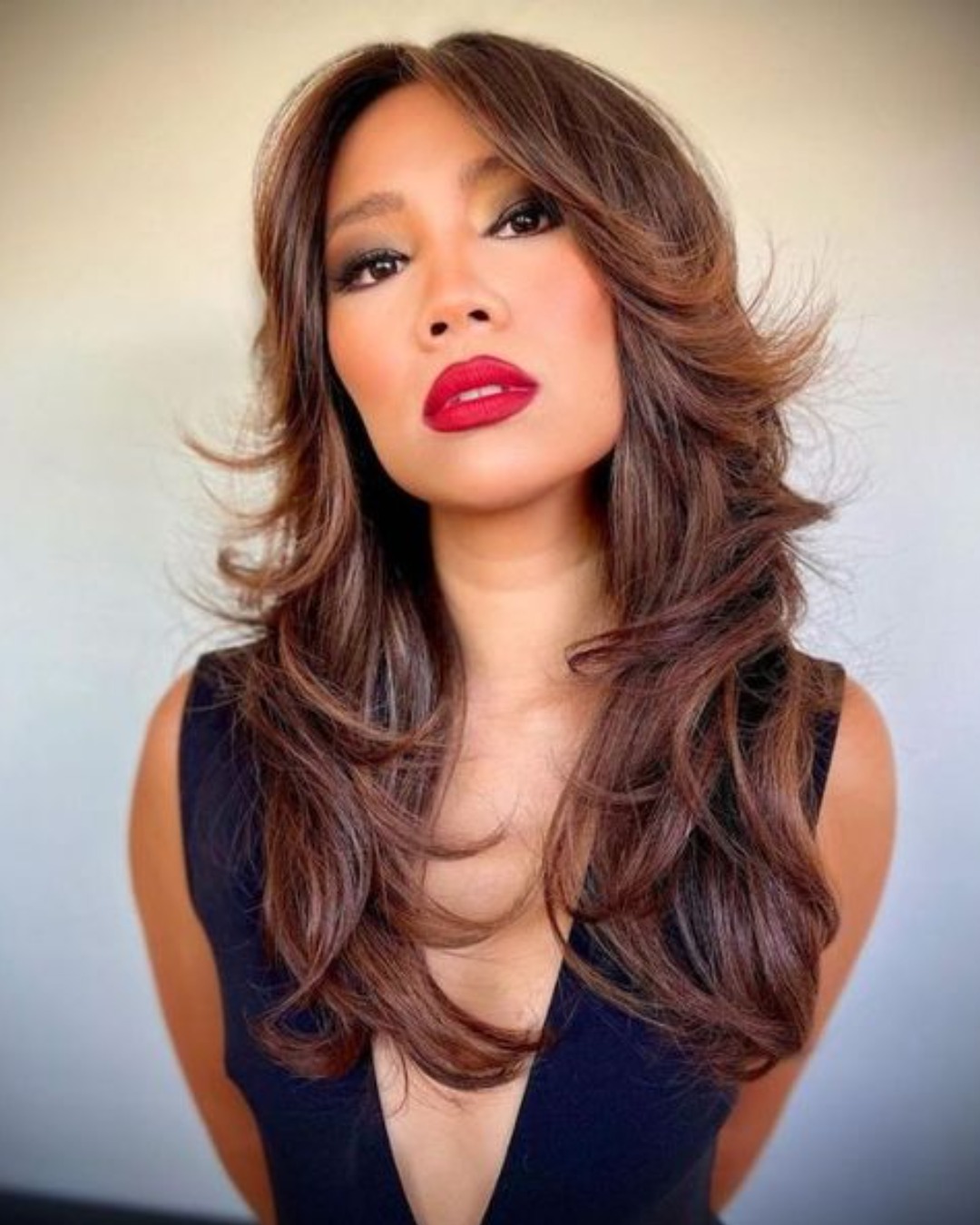 Guia de Finalização e Manutenção para Cabelos Lisos em Camadas