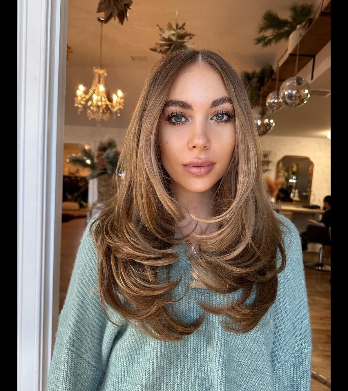 5 ideias de títulos:
1. Butterfly Cut: O Guia Completo para o Corte do Momento
2. Como Conseguir o Efeito Butterfly no Seu Cabelo: Dicas e Truques
3. Butterfly Cut: A Versatilidade que Transforma Cabelos Médios e Longos
4. Finalização Perfeita para o Butterfly Cut: Volume e Leveza Garantidos
5. Onde Fazer o Butterfly Cut: Salões Especializados em SP e RJ