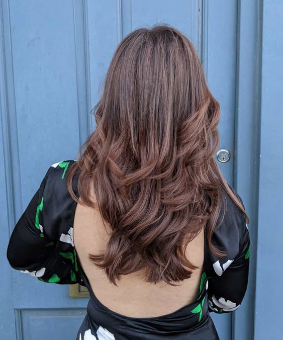 5 ideias de títulos:
1. Butterfly Cut: O Guia Completo para o Corte do Momento
2. Como Conseguir o Efeito Butterfly no Seu Cabelo: Dicas e Truques
3. Butterfly Cut: A Versatilidade que Transforma Cabelos Médios e Longos
4. Finalização Perfeita para o Butterfly Cut: Volume e Leveza Garantidos
5. Onde Fazer o Butterfly Cut: Salões Especializados em SP e RJ