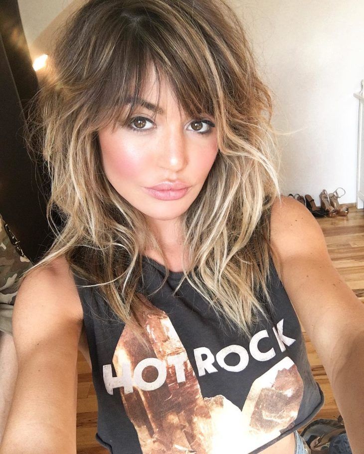 corte medio repicado para rosto redondo