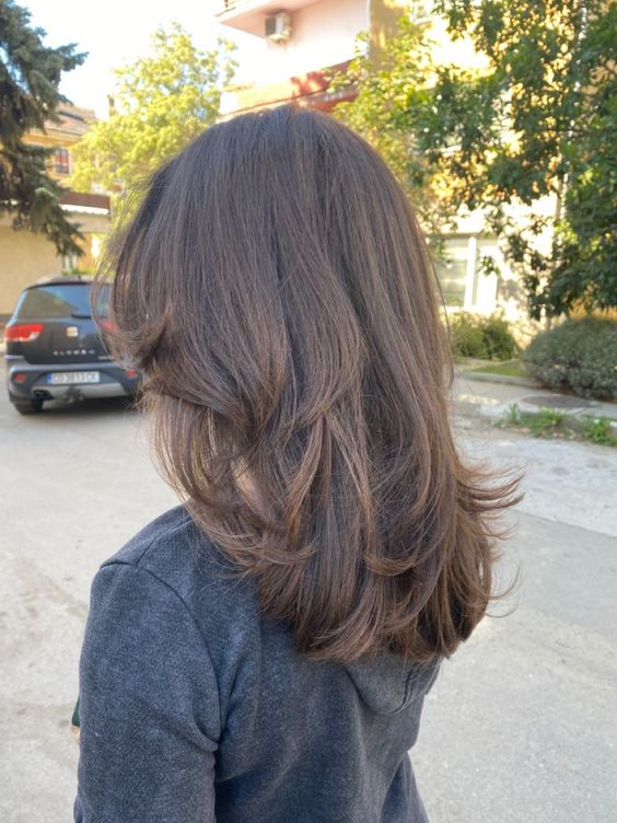 Long Bob Repicado Infantil: A Tendência que Une Estilo e Conforto para as Meninas