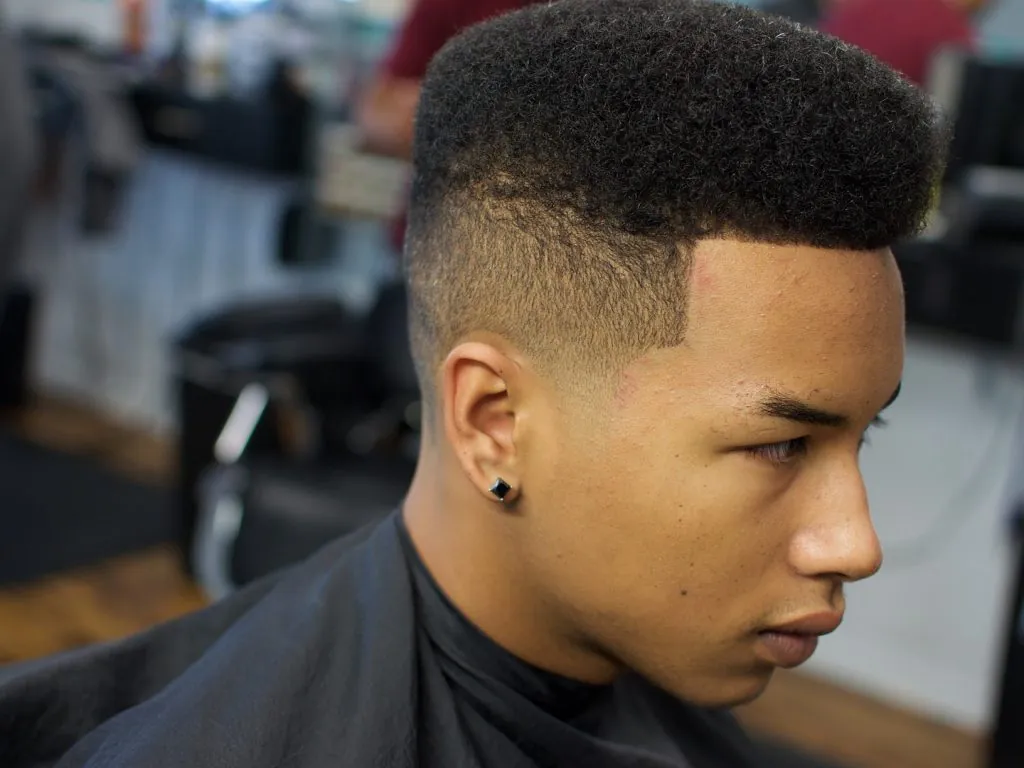 Como Manter o Degradê do Corte Militar em Cabelo Crespo em Casa