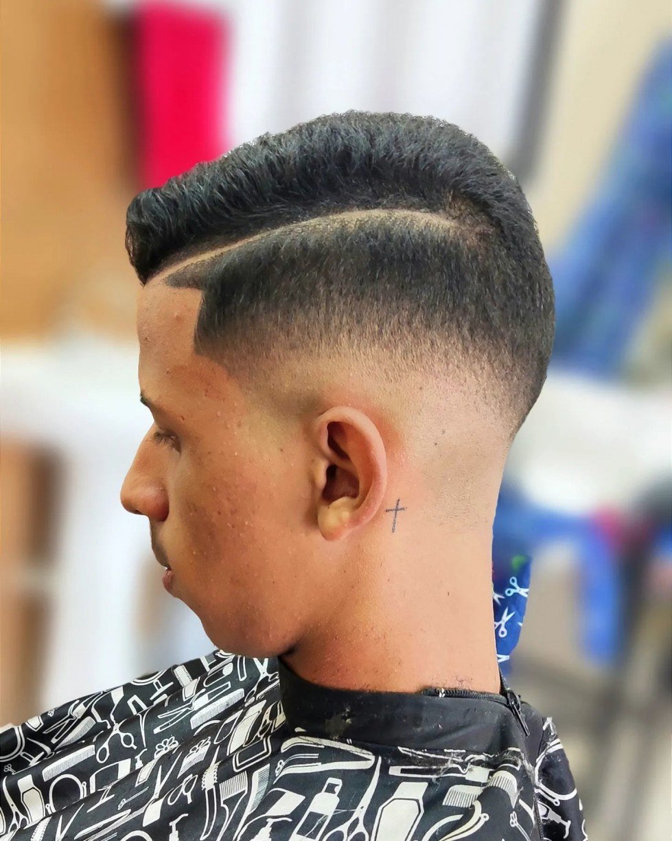 Manutenção do Moicano: Produtos Essenciais e Frequência de Retoque