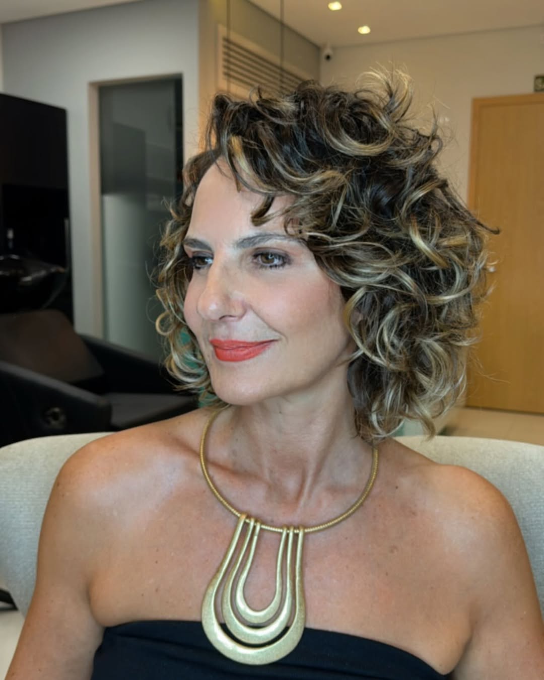 corte de cabelo ondulado curto