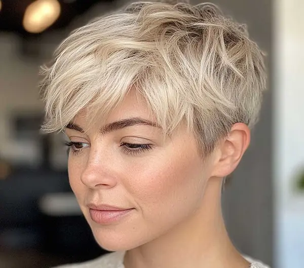 Micro Bob vs. Short Bob: Qual o Melhor Corte Curto para Cabelo Ondulado?