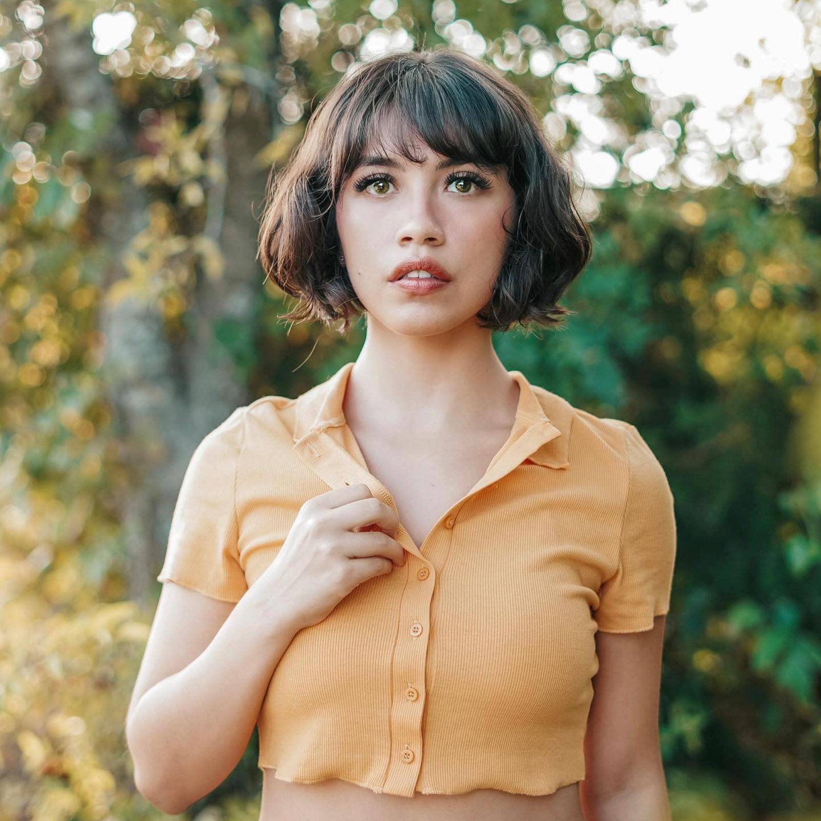 Guia Completo: Cortes e Cores de Cabelo para Arrasar no Outono/Inverno 2026; Desvende as Tendências: Cortes Médios e Curtos Essenciais para o Inverno 2026; Cores de Cabelo 2026: Tons Quentes e Naturais que Vão Dominar o Outono/Inverno; Como Adotar a Textura Natural: Dicas de Cabelo para o Outono/Inverno 2026; Franjas e Camadas: O Segredo para um Visual Rejuvenescido no Frio de 2026