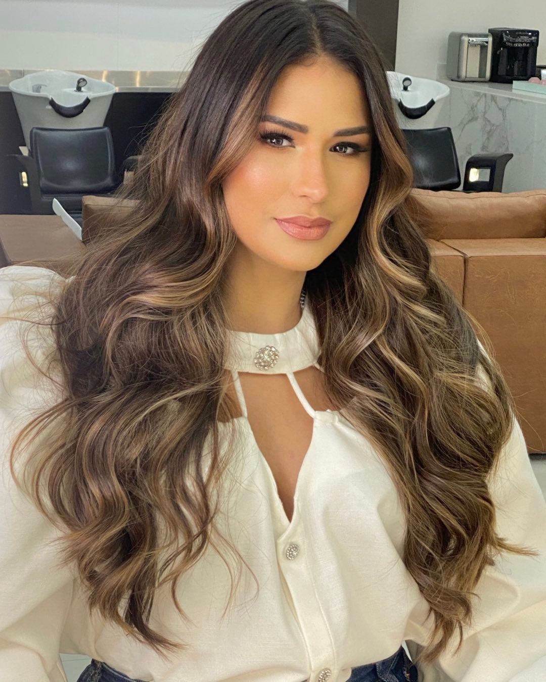 erros comuns ao cortar cabelo para rosto redondo