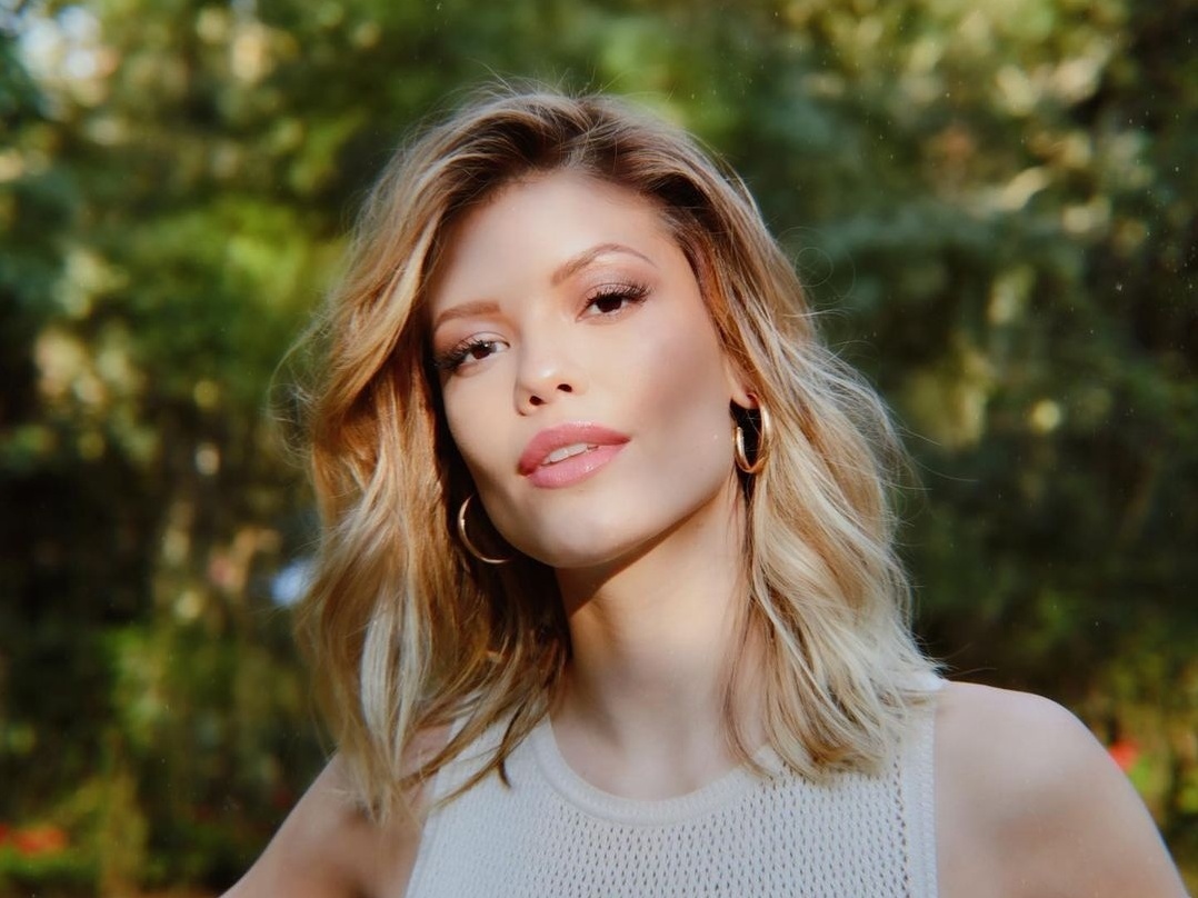 Corte Bordado: A técnica que elimina pontas duplas sem encurtar