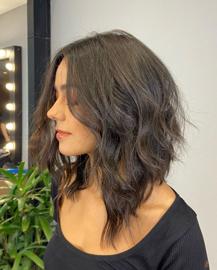 5 Cortes de Cabelo que Te Deixam 10 Anos Mais Jovem
Como Escolher o Corte de Cabelo Ideal para Rejuvenescer
Tendências de Cortes de Cabelo para 2026: Foco na Juventude
O Poder das Camadas e Texturas em Cortes Rejuvenescedores
Cores e Cuidados Essenciais para um Cabelo com Aparência Jovem