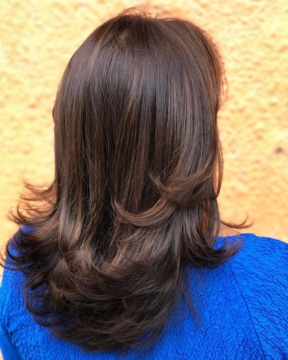 corte de cabelo u repicado nas pontas