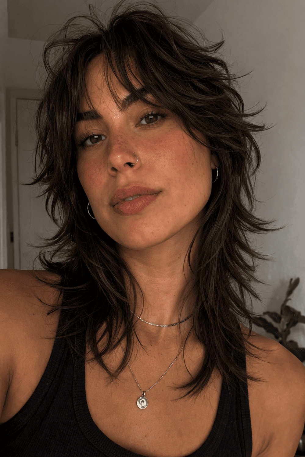 Wolf Cut em Cabelos Lisos: Como Conseguir o Efeito Despojado Perfeito