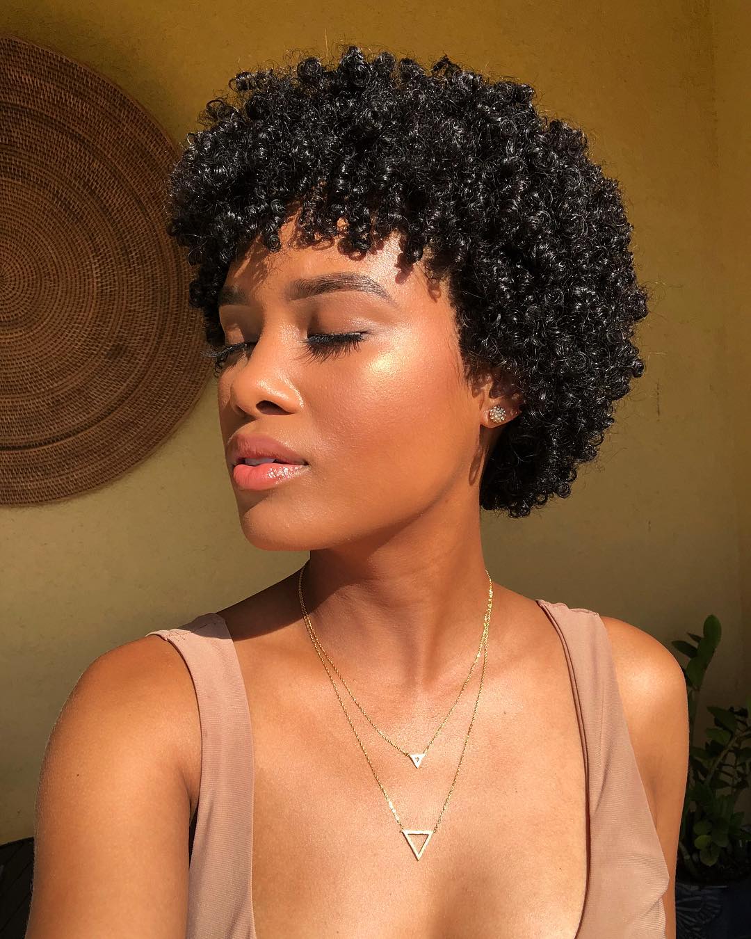 Rotina de Cuidados Essenciais para Manter Seu Corte Crespo Impecável