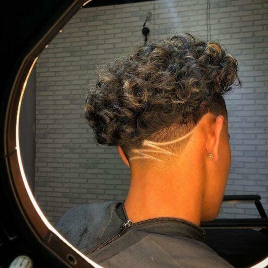 Estilos de risco no cabelo masculino